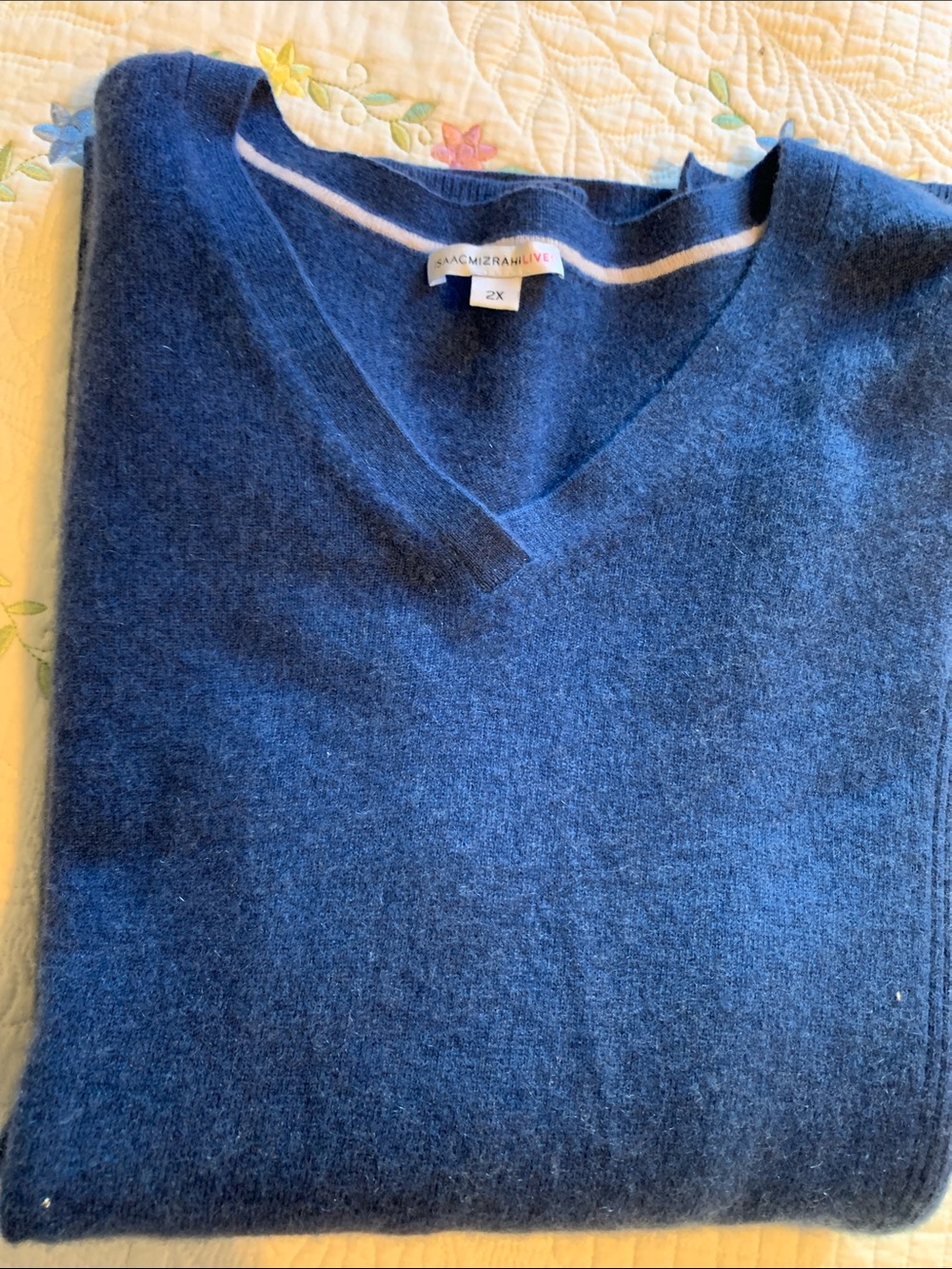 Isaac Mizrahi Men's V-Neck Sweater in Navy Blue
